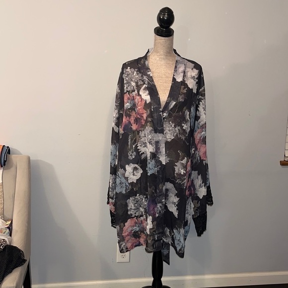 Cacique Other - Cacique Sexy Sheer Robe! Like new!
Lane Bryant size 26/28.  NWOTS.